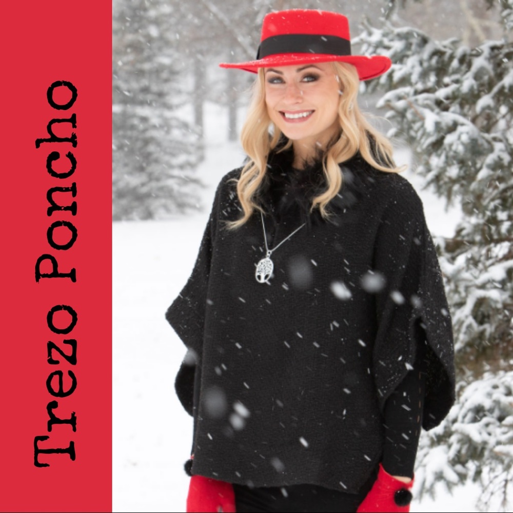 NWOT Trezo Black Tunic with Fur Collar